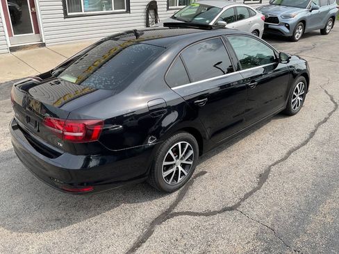 Used 2017 Volkswagen Jetta SE FWD image 9