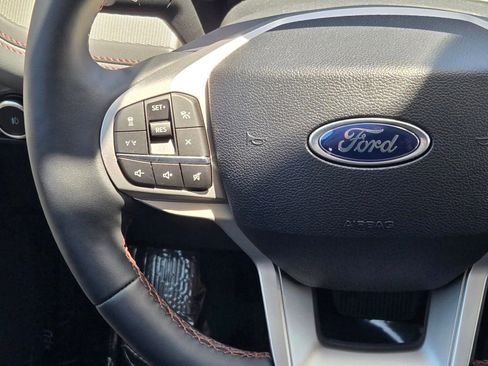 Certified 2025 Ford Explorer Active w/ Active Comfort Package RWD image 17