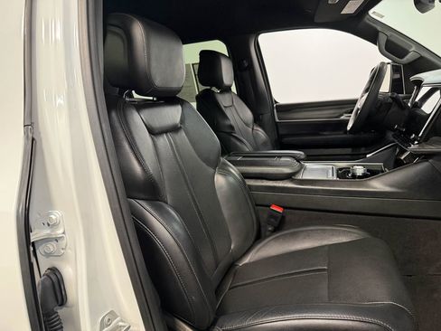 Used 2024 Jeep Wagoneer Series II image 64