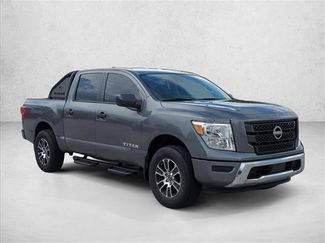 Used 2024 Nissan Titan SV video 3