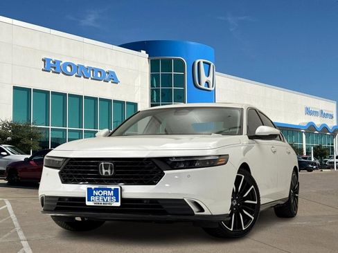 Used 2023 Honda Accord Touring image 1