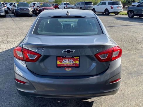 Used 2018 Chevrolet Cruze LT FWD image 3