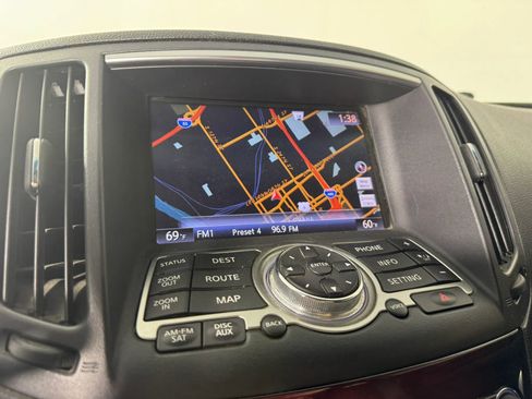 Used 2013 INFINITI G37 Journey w/ Premium Pkg image 17