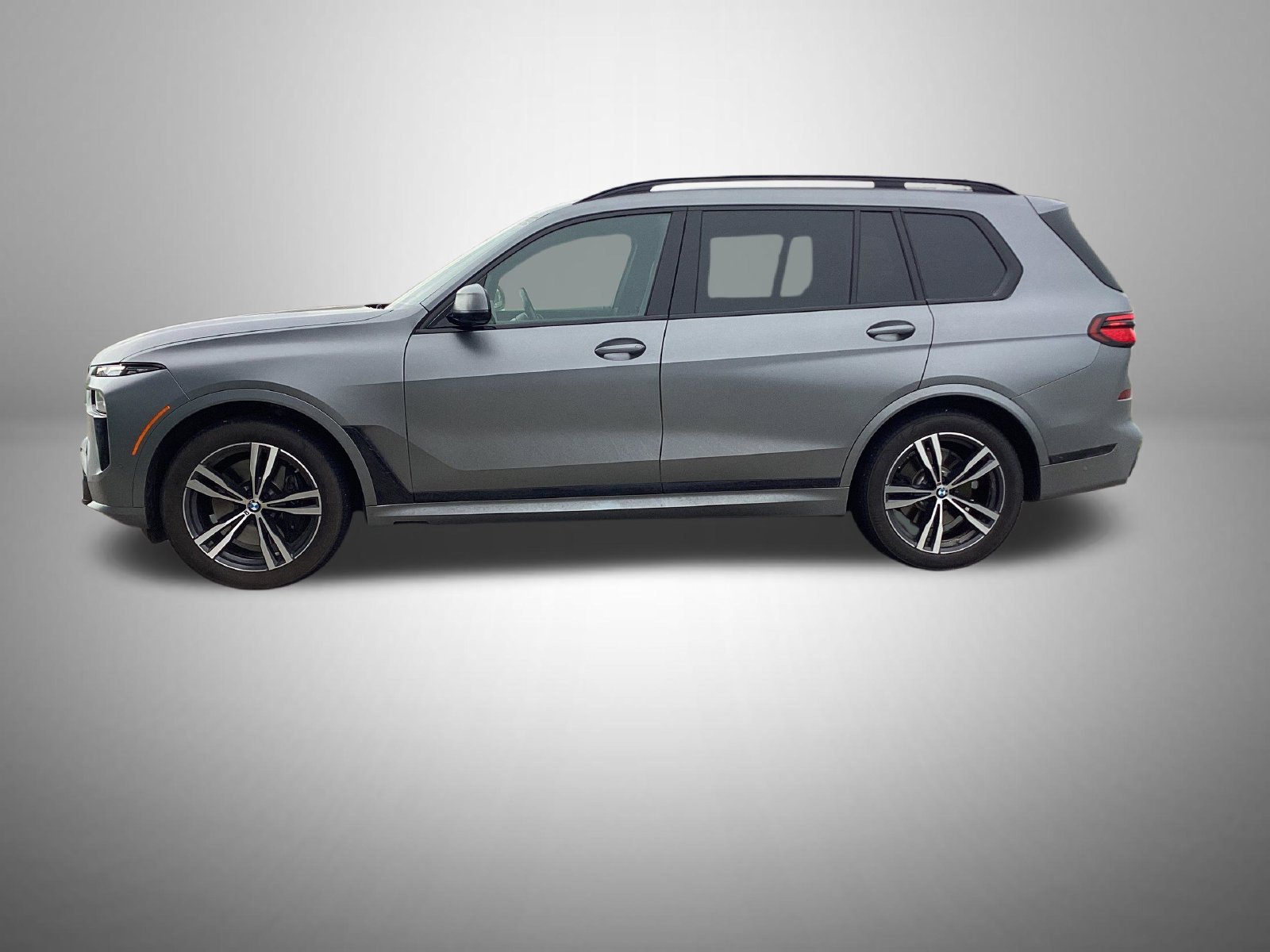 Used 2023 BMW X7 xDrive40i w/ Executive Package AWD/4WD image 2