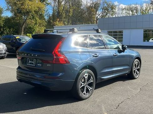 Used 2022 Volvo XC60 B5 Momentum w/ Climate Package image 6