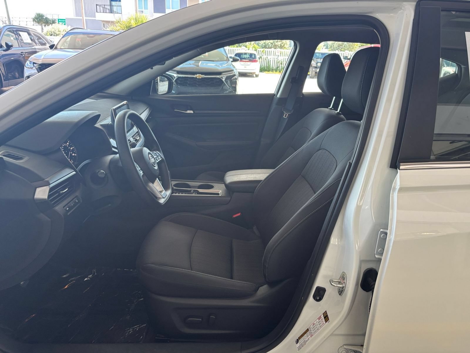 Used 2025 Nissan Altima 2.5 SV FWD image 26