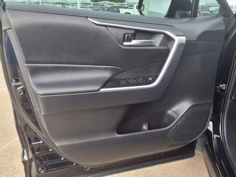 Used 2025 Toyota RAV4 XLE Premium FWD image 27