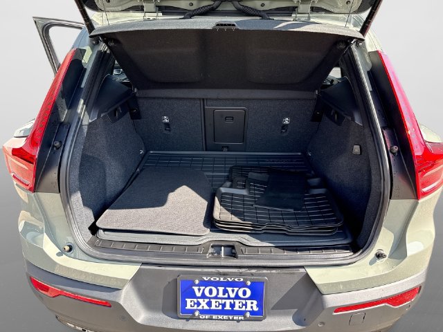 Certified 2024 Volvo XC40 B5 Plus w/ Protection Package Premier AWD/4WD image 25