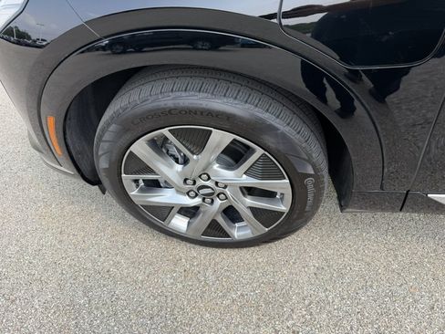 Certified 2025 Cadillac Optiq Luxury 2 w/ LPO, Floor Liner Package AWD/4WD image 16