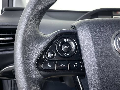 Used 2022 Toyota Prius LE FWD image 25