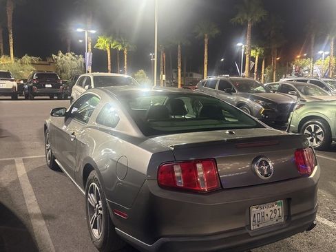 Used 2011 Ford Mustang Premium w/ Comfort Pkg image 5