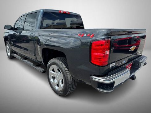 Used 2018 Chevrolet Silverado 1500 LT w/ LT Eassist Package AWD/4WD image 4
