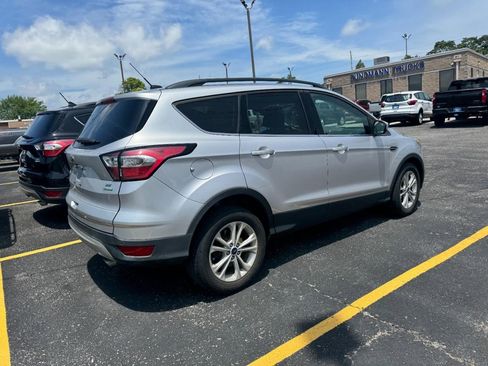 Used 2017 Ford Escape SE w/ Equipment Group 201A FWD image 5