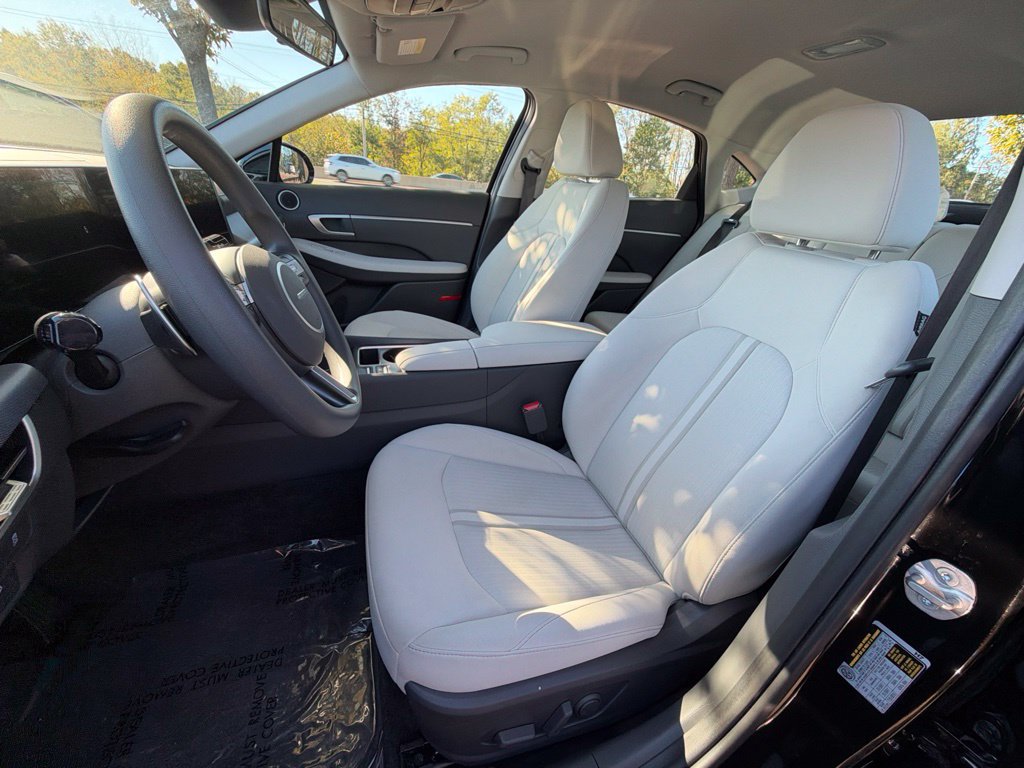 Certified 2025 Hyundai Sonata SEL AWD/4WD image 15