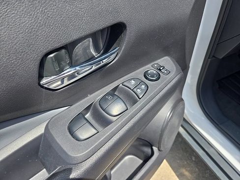Used 2024 Nissan Kicks SR w/ SR Premium Package FWD image 32