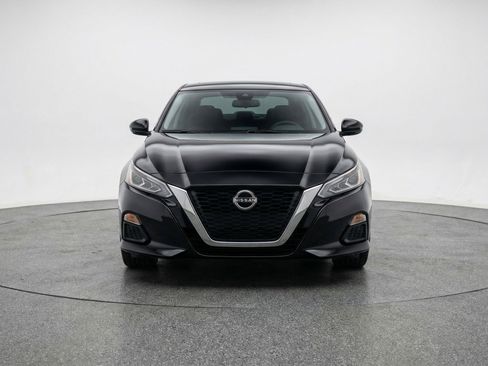 Used 2025 Nissan Altima 2.5 SV image 2