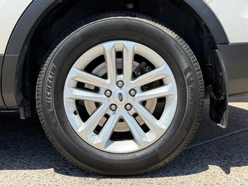 Used 2017 Ford Explorer XLT FWD image 28
