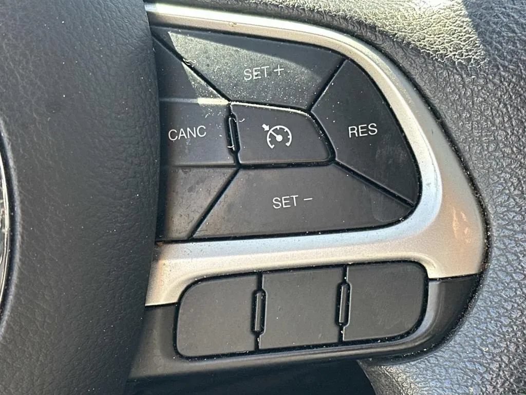 Used 2018 Jeep Compass Sport FWD image 23