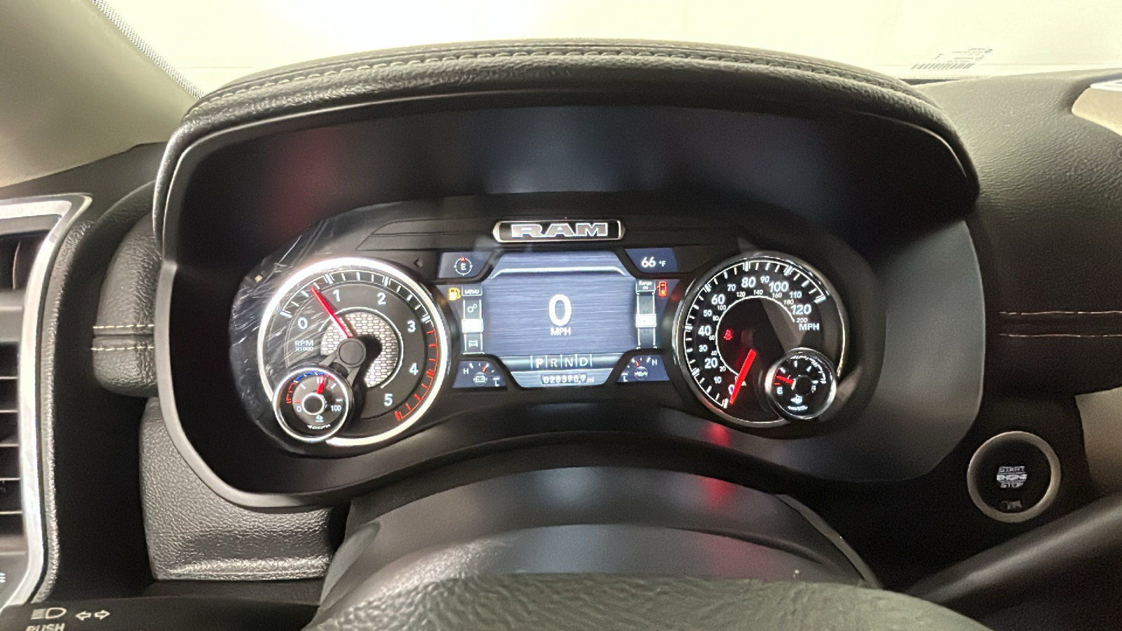 Used 2024 RAM 2500 Laramie AWD/4WD image 21
