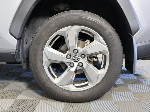 Used 2020 Toyota RAV4 Limited image 16