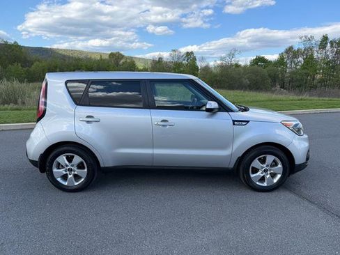 Used 2019 Kia Soul FWD image 4