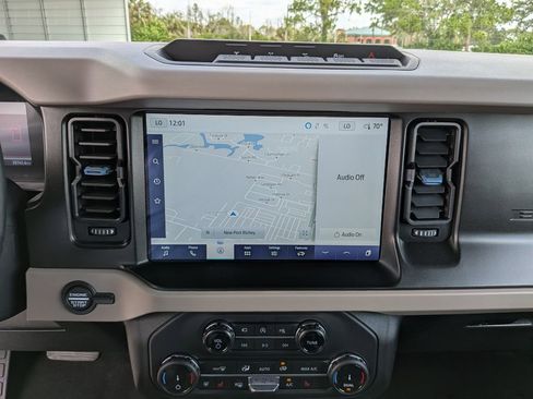 Used 2022 Ford Bronco Wildtrak AWD/4WD image 25