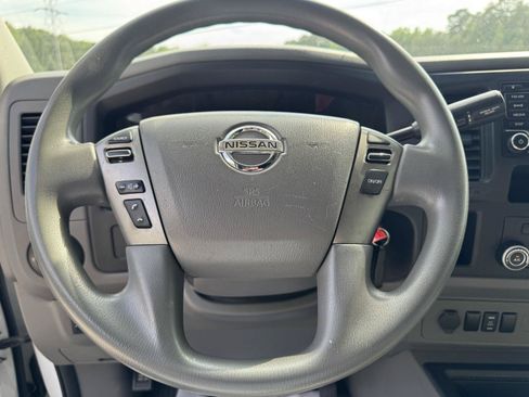 Used 2018 Nissan NV 2500 SV RWD image 3