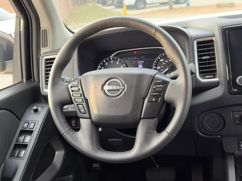 Used 2024 Nissan Frontier SV w/ Technology Package image 21