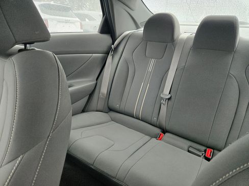 Used 2024 Hyundai Elantra SEL image 12