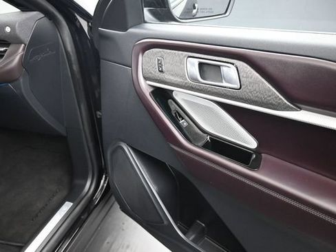 Used 2026 Ford Explorer Platinum RWD image 30