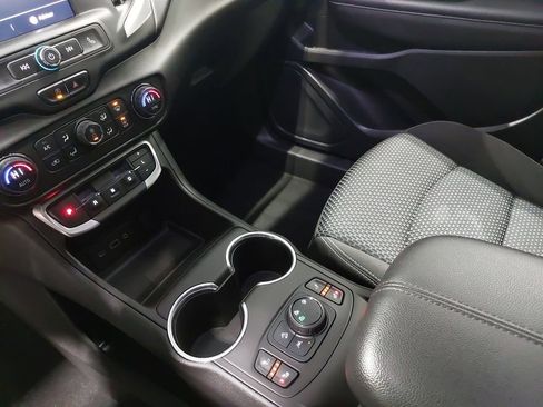 Used 2022 GMC Terrain SLE w/ Driver Convenience Package image 25