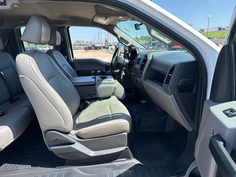 Used 2022 Ford F250 XL w/ Power Equipment Group image 13