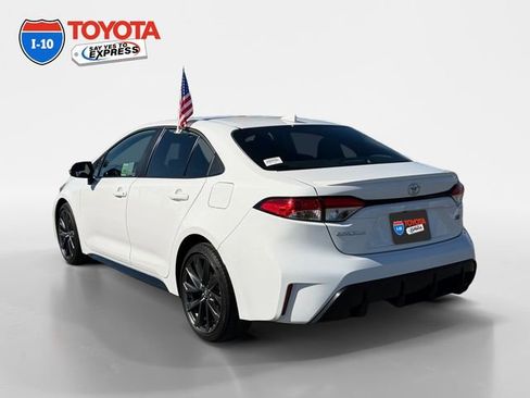 Certified 2025 Toyota Corolla SE w/ Convenience Package image 3