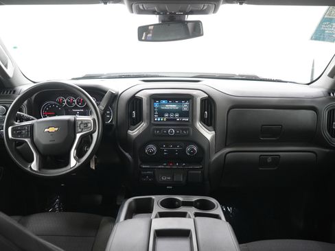 Used 2022 Chevrolet Silverado 2500 Custom w/ Custom Value Package AWD/4WD image 17