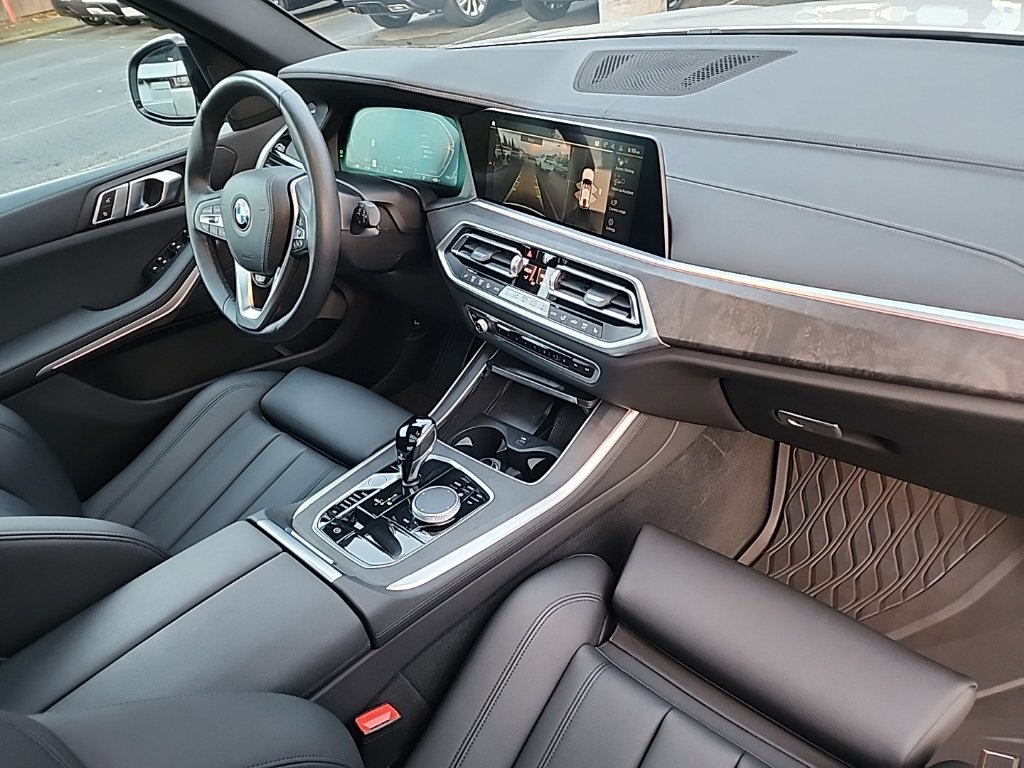 Used 2022 BMW X5 xDrive40i w/ Parking Assistance Package AWD/4WD image 21