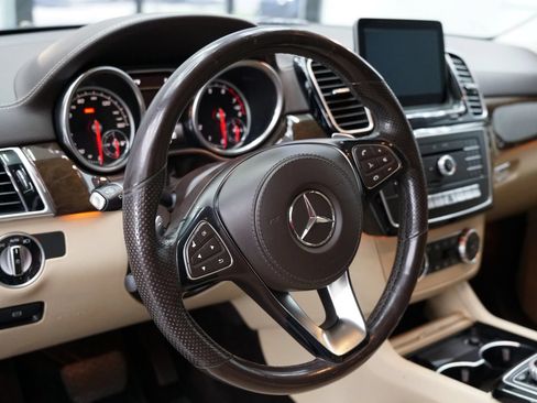 Used 2018 Mercedes-Benz GLS 450 4MATIC image 19