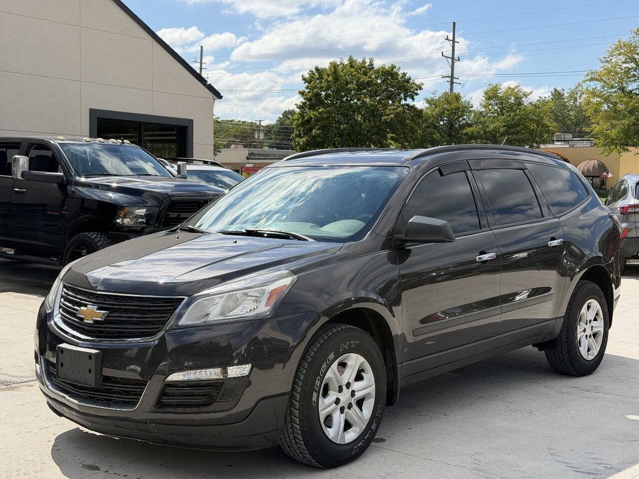 Used 2016 Chevrolet Traverse LS FWD image 1