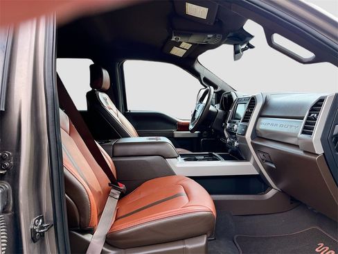 Used 2021 Ford F250 King Ranch w/ Chrome Package image 29