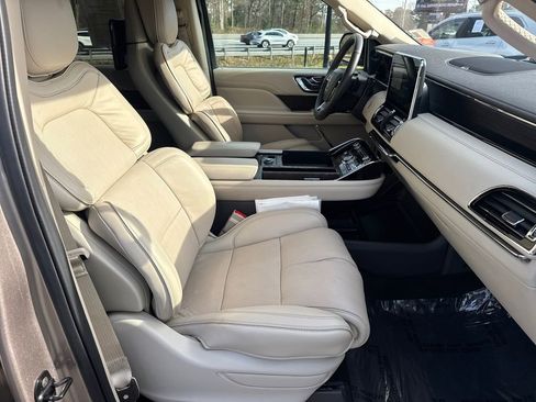 Used 2019 Lincoln Navigator Reserve w/ Cargo Package image 13