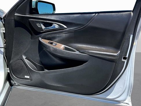 Used 2020 Chevrolet Malibu Premier FWD image 18