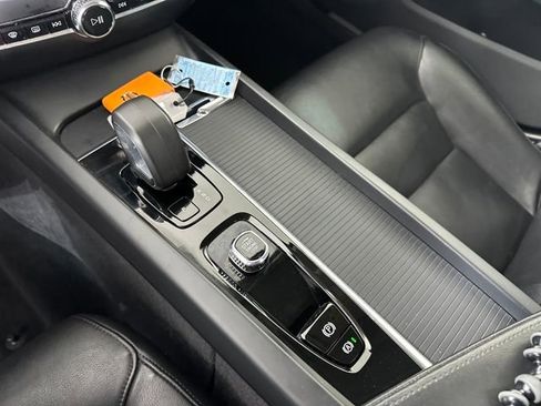 Used 2024 Volvo S60 B5 Core image 19
