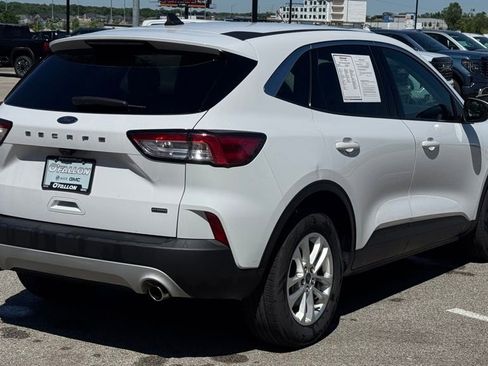 Used 2021 Ford Escape SE w/ Cold Weather Package FWD image 3