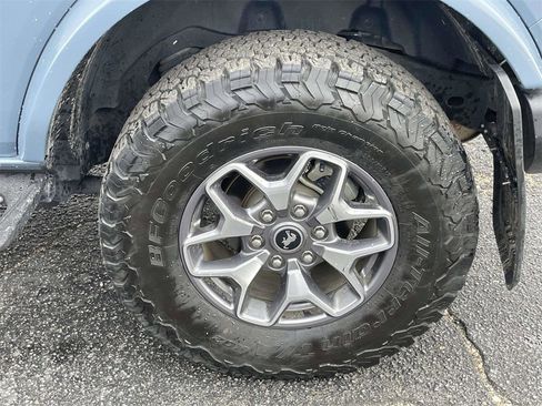 Used 2023 Ford Bronco Badlands image 9
