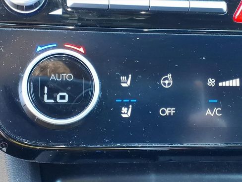 Used 2025 Hyundai Santa Cruz Limited AWD/4WD image 15