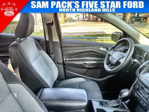 Used 2019 Ford Escape SE FWD image 18
