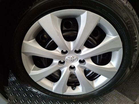 Used 2024 Toyota Corolla LE image 4