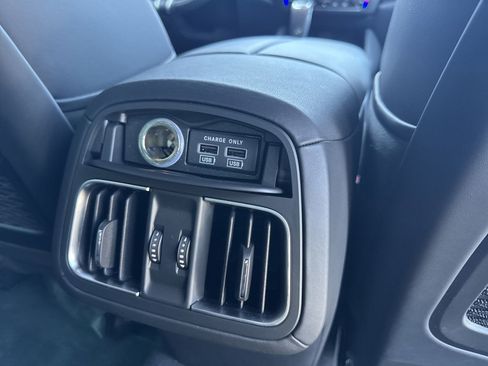 Used 2024 Maserati Levante GT Ultima image 25