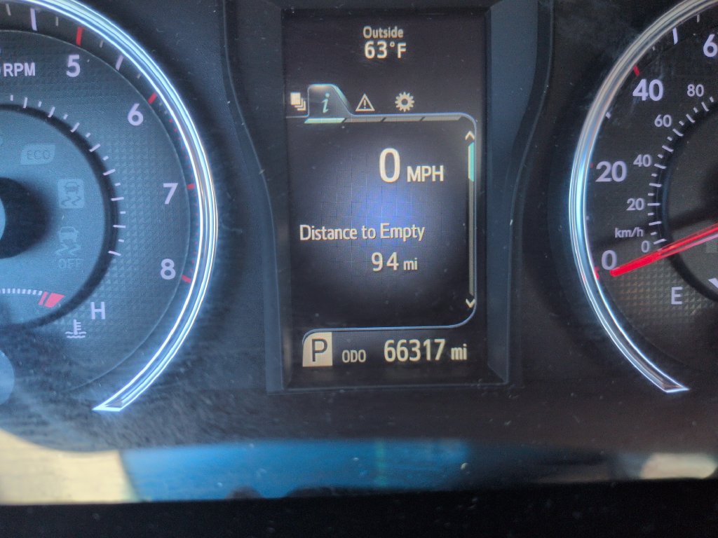 Used 2017 Toyota Camry SE FWD image 16