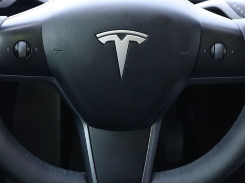 Used 2023 Tesla Model Y Long Range AWD/4WD image 15