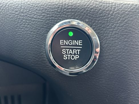 Used 2024 Ford Edge Titanium image 36